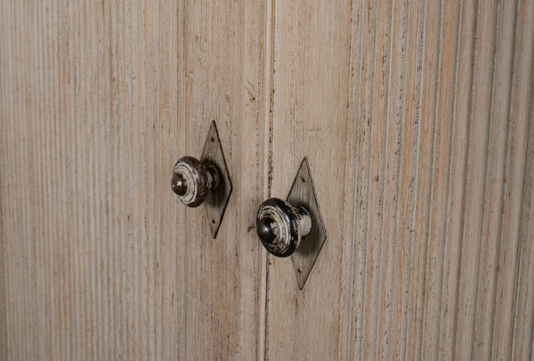 Sarreid Brooks Demilune Stone Grey - Elegant Pine Console Table With Timeless Design For Any Space Grey  53404-1