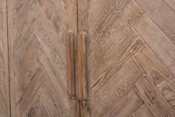 Sarreid Hollis 4-door Sideboard In Antique White With Natural Pine Doors - Stylish Storage Solution White  53415-3