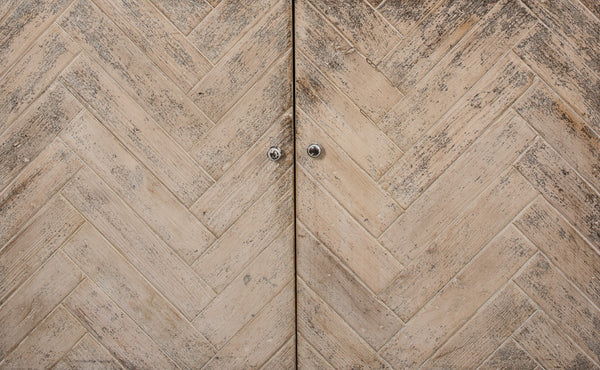 Sarreid Amalia Tv Stand In Antique White - Elegant Reclaimed Pine With Natural Doors For Stylish Living Rooms White  53417-3