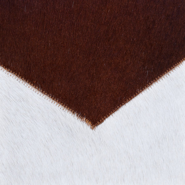 Homeroots 20" X 20" Brown And Ivory Geometric Faux Leather Zippered Pillow   534304