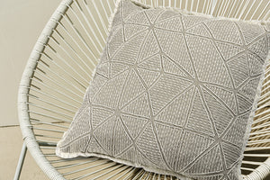 Homeroots 20" X 20" Beige And Ivory Geometric Linen Zippered Pillow With Embroidery, Fringe   534312