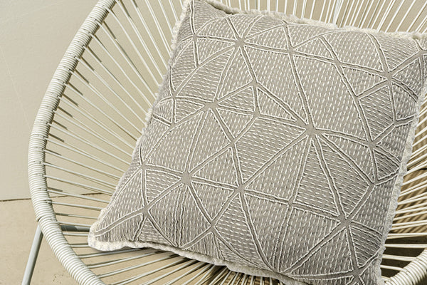 Homeroots 20" X 20" Beige And Ivory Geometric Linen Zippered Pillow With Embroidery, Fringe   534312