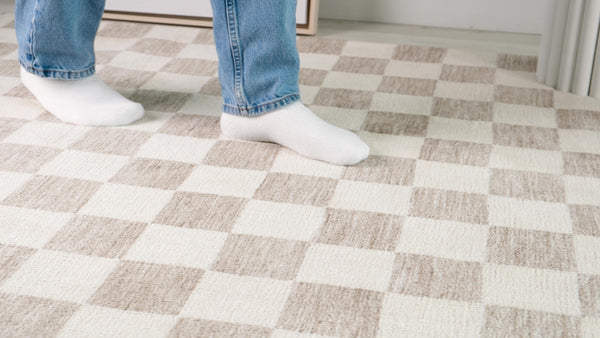 Homeroots 5' X 8' Beige And Brown Checkered Power Loom Area Rug  Polyester 534412