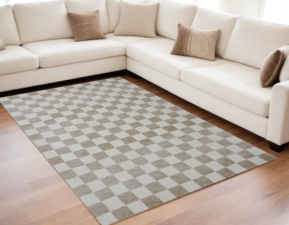 Homeroots 5' X 8' Beige And Brown Checkered Power Loom Area Rug  Polyester 534412