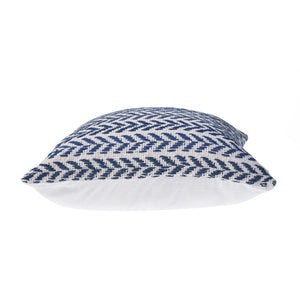 Homeroots Set Of Four 18" X 18" Blue Beach Chevron Cotton Zippered Pillow Navy Blue  535284