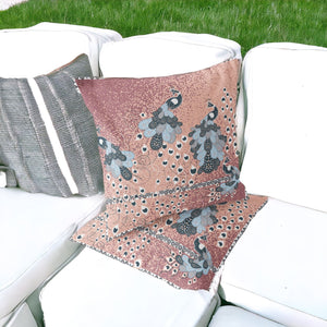 Homeroots Set Of Two 16" X 16" Blue Peacock Blown Seam Indoor Outdoor Throw Pillow  Polyester 535797