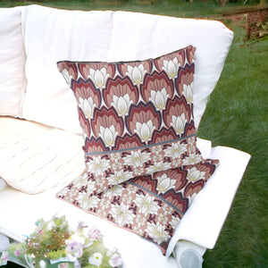 Homeroots Set Of Two 16" X 16" Red And White Botanical Indoor Outdoor Throw Pillow  Polyester 535849