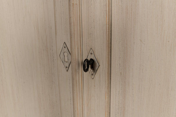 Sarreid Entree' Sideboard In Stone Grey Finish - Stylish Pine Storage Solution For Modern Homes Grey  53585-1