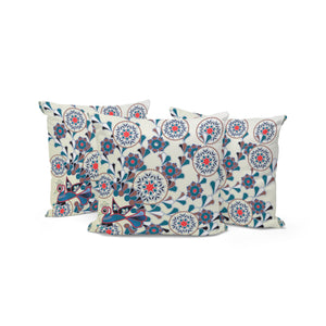 Homeroots Set Of Three 16" X 16" Black And Off White Peacock Blown Seam Floral Indoor Outdoor Throw Pillow  Polyester 536165