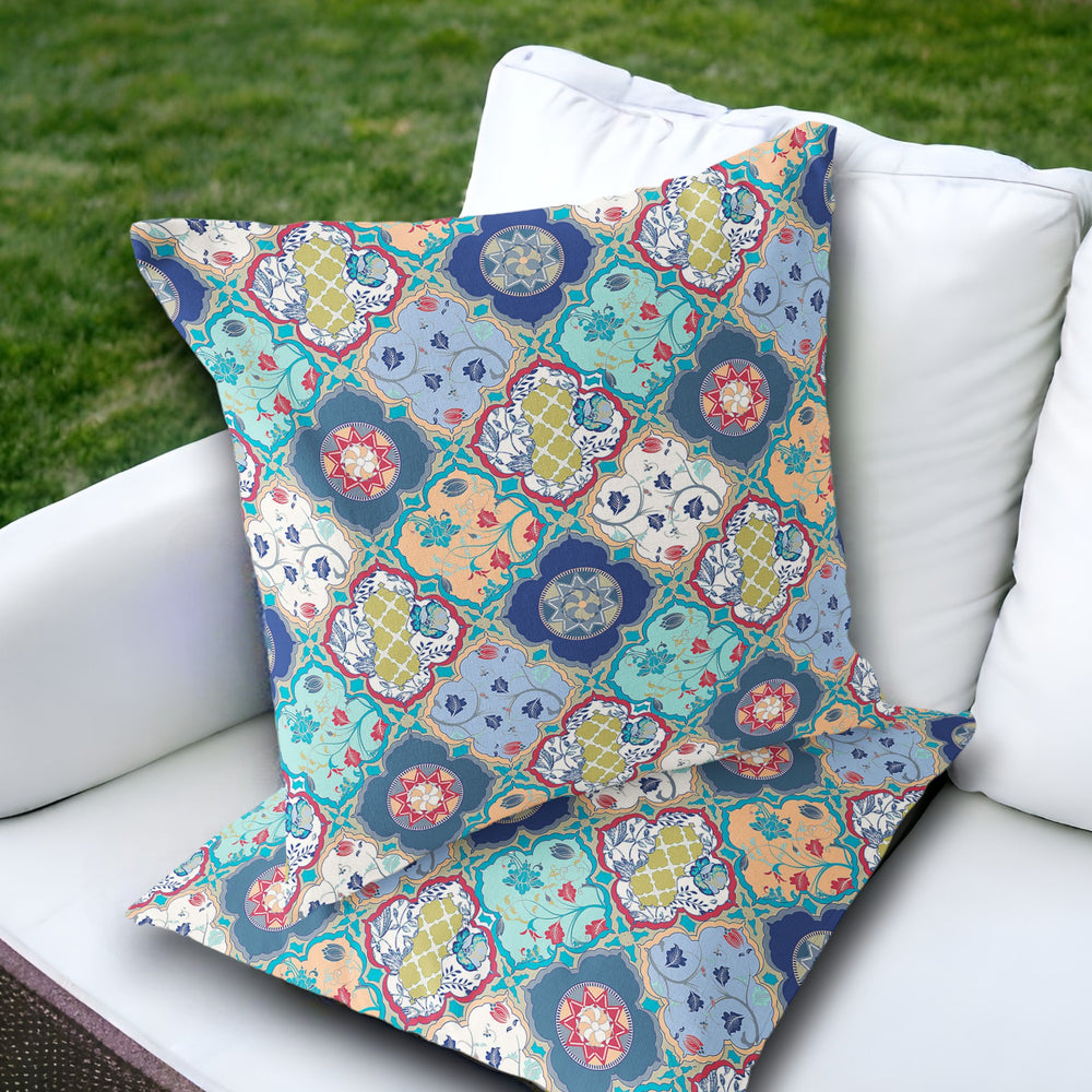 Homeroots Set Of Two 18" Green Botanical Indoor Outdoor Throw Pillow Cover And Insert  Polyester 536420