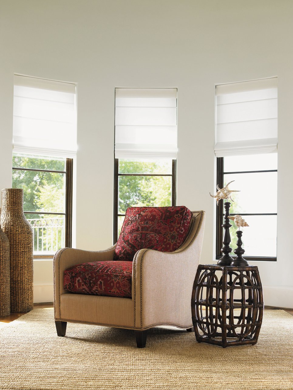 Lexington Tommy Bahama Home Oval Reef Accent Table - Elegant Ribbon Stripe Mahogany Design With Leather-wrapped Rattan Base Tortoise Shell  538-957