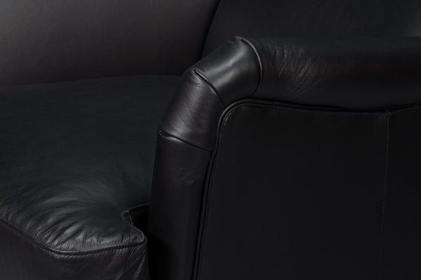 Sarreid Elite Wing Lounge Chair In Onyx Black – Luxurious Top Grain Leather & Sturdy Rubber Wood Frame Black  54120