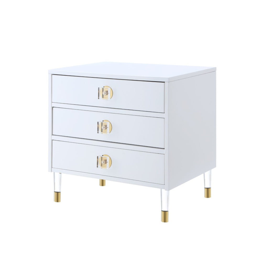 HomeRoots 24" Stylish White and Clear Wood End Table with 3 Drawers - Perfect for Modern Living Spaces! 544077