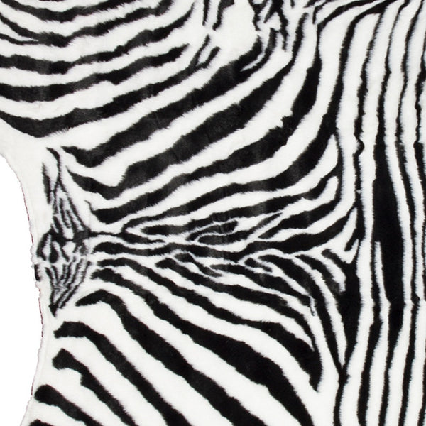 Homeroots 4' X 5' Black And White Faux Fur Printed Area Rug  Faux Fur 544288