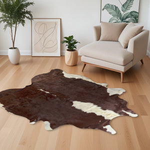 Homeroots 5' X 7' Brown And White Cowhide Handmade Area Rug White & Brown Cowhide 544314