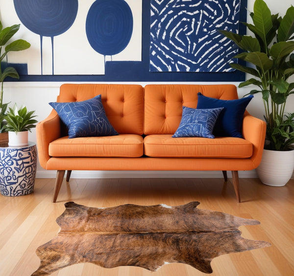 Homeroots 5' X 7' Brown Cowhide Hand Knotted Area Rug Brown And Black Cowhide 544316