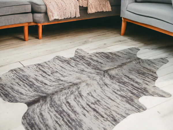 Homeroots 6' X 7' Ivory And Gray Cowhide Striped Hand Knotted Area Rug Brown And Black Cowhide 544318