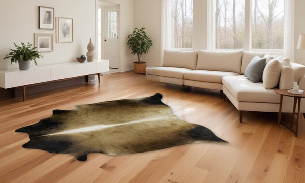 Homeroots 6' X 7' Dark Tan Genuine Cowhide Hand Knotted Area Rug Tan Cowhide 544322