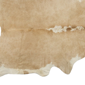 Homeroots 5' X 7' Brown And White Cowhide Hand Knotted Area Rug Tan And White Cowhide 544325