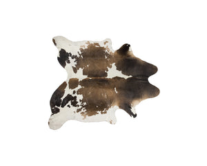 Homeroots 5' X 7' Light Brown And White Cowhide Hand Knotted Area Rug White & Brown Cowhide 544326