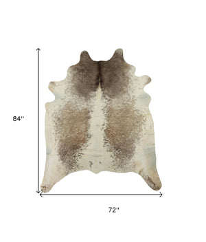 Homeroots 6' X 7' Brown And White Cowhide Hand Knotted Area Rug White & Brown Cowhide 544339