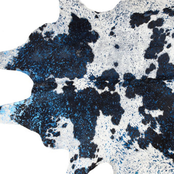 Homeroots 5' X 7' Black And White Cowhide Hand Knotted Area Rug Black And White Cowhide 544344