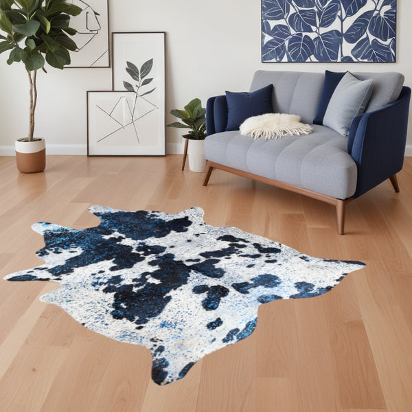 Homeroots 5' X 7' Black And White Cowhide Hand Knotted Area Rug Black And White Cowhide 544344