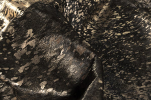 Homeroots 6' X 7' Brown And Bronze Genuuine Cowhide Hand Knotted Area Rug Copper & Chocolate Cowhide 544347