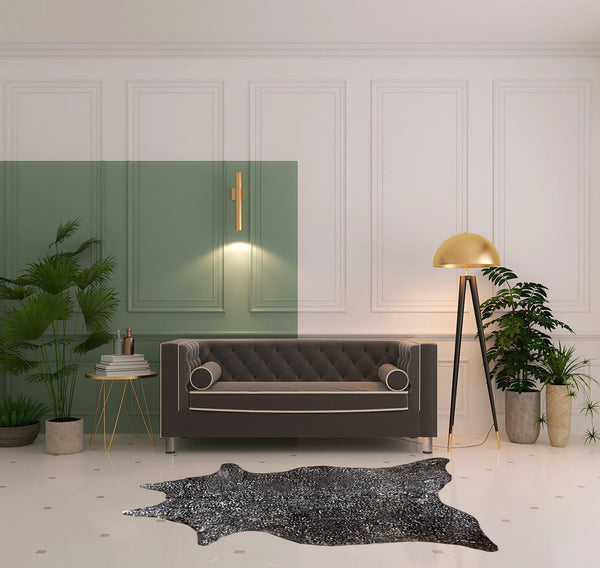 Homeroots 5' X 7' Brown And Silver Cowhide Hand Knotted Area Rug Silver And Brown Cowhide 544348