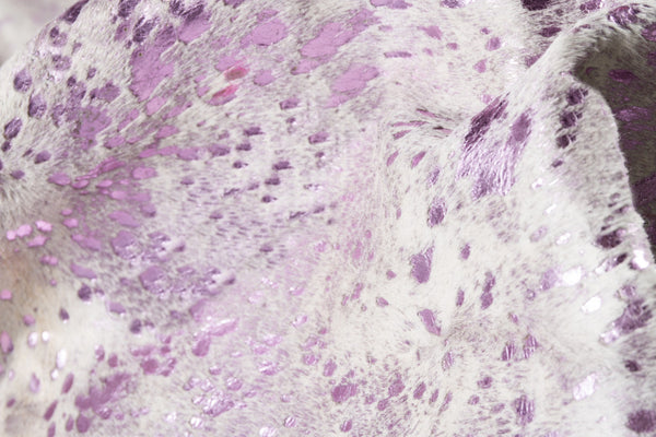 Homeroots 5' X 7' Gray And Pink Cowhide Hand Knotted Area Rug Gray Cowhide 544352