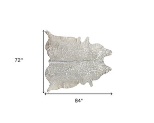 Homeroots 6' X 7' Silver And Ivory Cowhide Hand Knotted Area Rug Silver And Natural Cowhide 544357