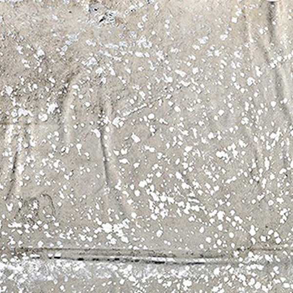 Homeroots 6' X 7' Silver And Ivory Cowhide Hand Knotted Area Rug Silver And Natural Cowhide 544357