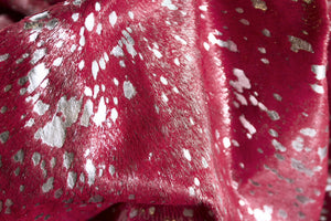 Homeroots 5' X 7' Red And Silver Cowhide Hand Knotted Area Rug Red And Silver Cowhide 544358