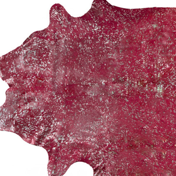 Homeroots 5' X 7' Red And Silver Cowhide Hand Knotted Area Rug Red And Silver Cowhide 544358