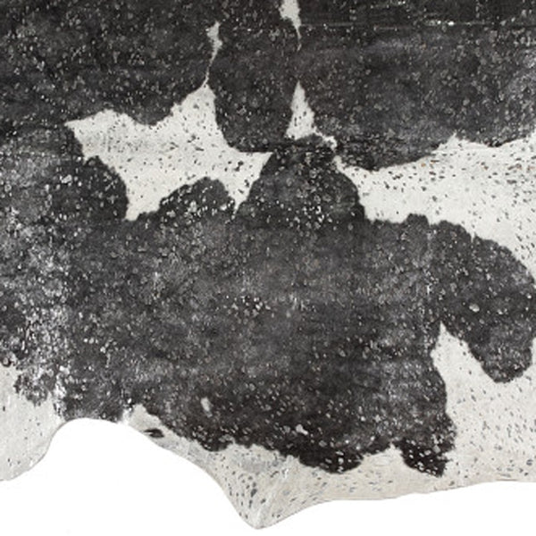 Homeroots 5' X 7' Black And White Cowhide Hand Knotted Area Rug Black And White Cowhide 544359
