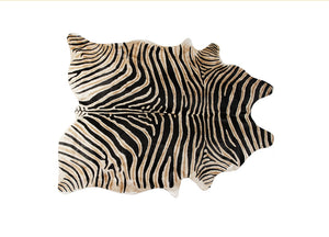 Homeroots 6' X 7' Brown And Black Cowhide Hand Knotted Area Rug Black And White Cowhide 544363