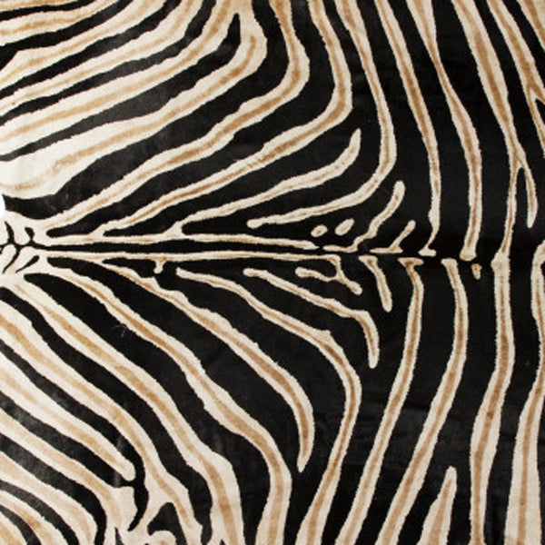 Homeroots 6' X 7' Brown And Black Cowhide Hand Knotted Area Rug Black And White Cowhide 544363