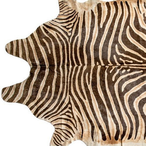 Homeroots 5' X 7' Beige And Brown Cowhide Hand Knotted Area Rug Natural And Brown Cowhide 544364