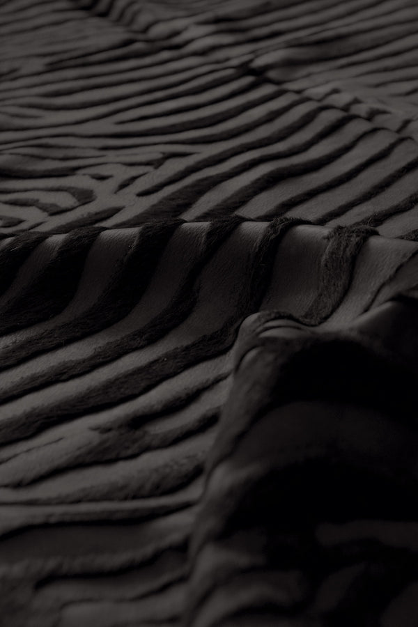 Homeroots 5' X 7' Black Cowhide Hand Knotted Area Rug Black Cowhide 544366