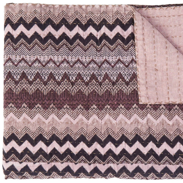 Homeroots 50" Pink And Black Chevron Plush Throw Blanket - Soft Cotton, Stylish Quilted Design For Any Room  Cotton 544506