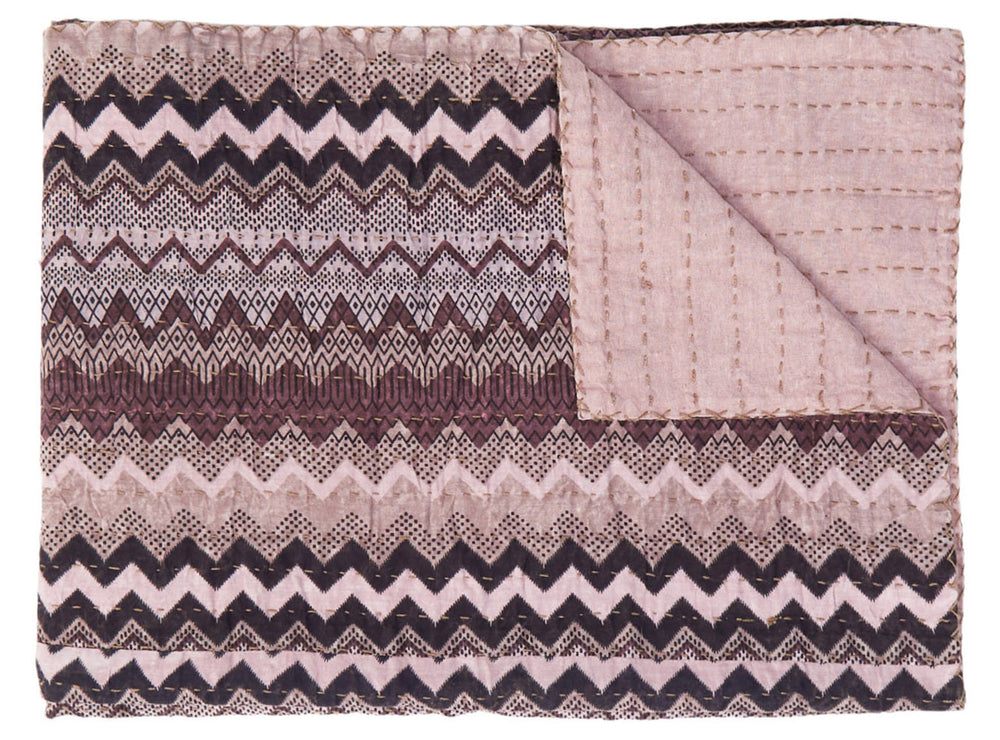 Homeroots 50" Pink And Black Chevron Plush Throw Blanket - Soft Cotton, Stylish Quilted Design For Any Room  Cotton 544506