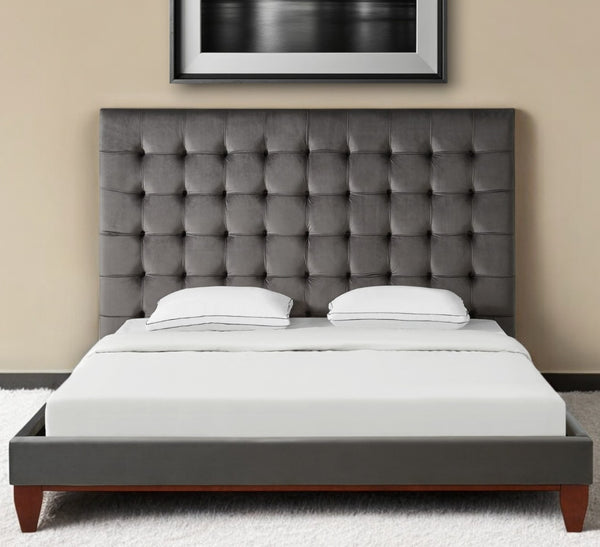Homeroots Gray Solid Wood Queen Tufted Upholstered Velvet Bed Grey,Velvet Velvet 544754