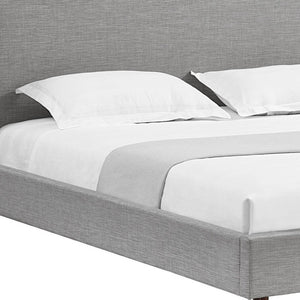 HomeRoots Gray Linen Upholstered King Bed Frame with Nailhead Trim - Cozy Rustic Design for Serene Sleep 544867