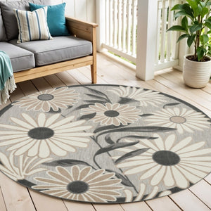HomeRoots 5' Beige and Gray Round Floral Area Rug – Durable, Easy-Care Indoor/Outdoor Accent for Any Space 545007