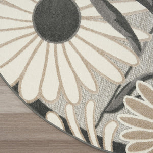 HomeRoots 5' Beige and Gray Round Floral Area Rug – Durable, Easy-Care Indoor/Outdoor Accent for Any Space 545007