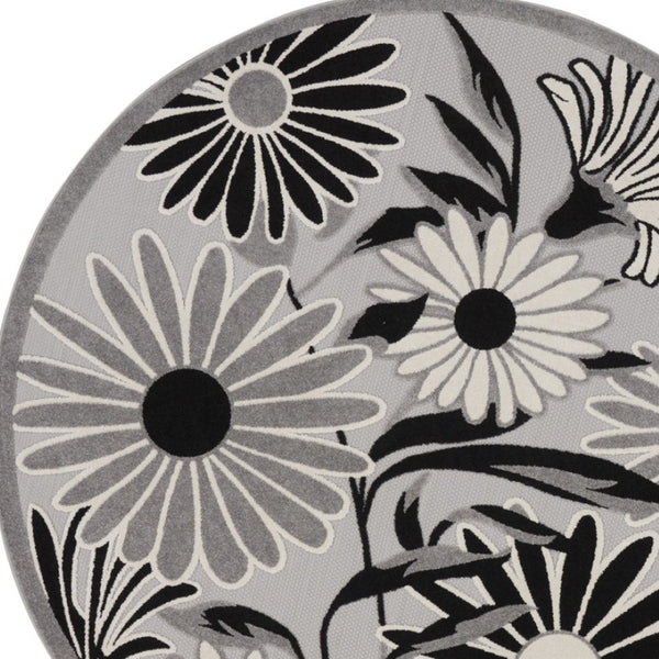 HomeRoots 5' Stylish Black and White Floral Round Area Rug - Durable, Easy-Clean, Indoor/Outdoor Versatility 545010