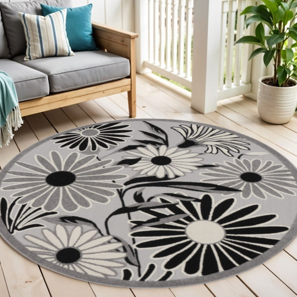 HomeRoots 5' Stylish Black and White Floral Round Area Rug - Durable, Easy-Clean, Indoor/Outdoor Versatility 545010
