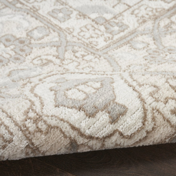 HomeRoots 5' Beige and Ivory Medallion Area Rug - Power-Loomed, Vintage Distressed Finish for Timeless Elegance 5' X 7' 545118
