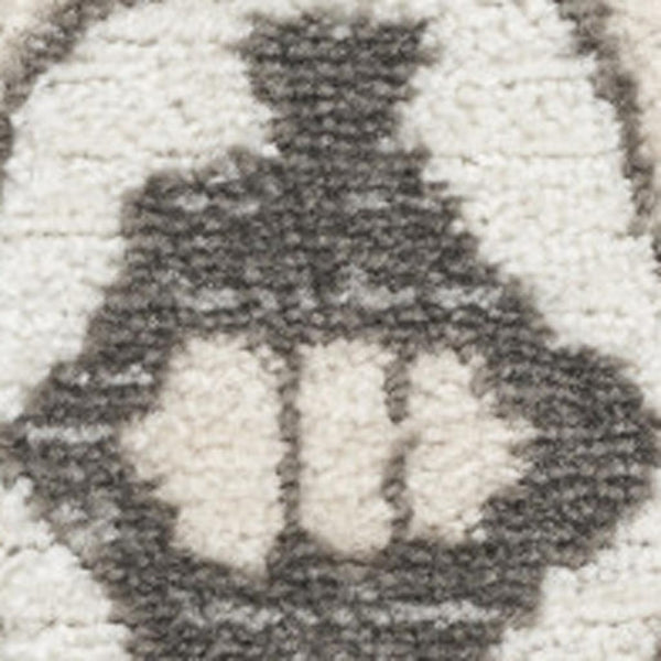 HomeRoots 5' Gray and Ivory Medallion Power Loom Distressed Area Rug for Timeless Charm and Comfort 5' X 7' 545207