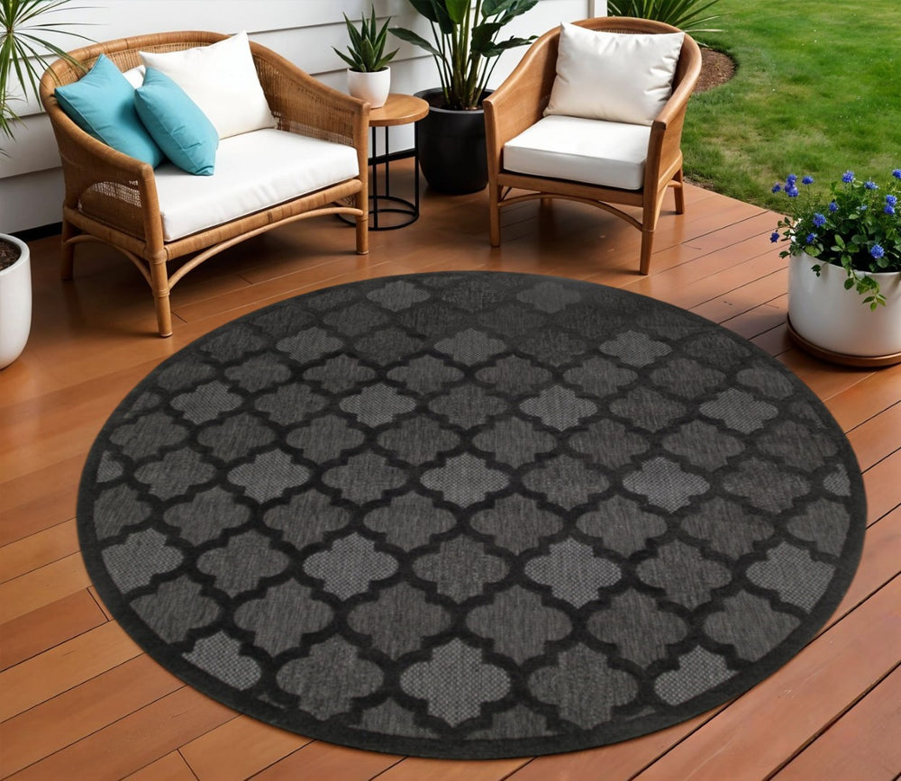 HomeRoots 10' Charcoal and Black Round Trellis Rug - Durable Outdoor & Indoor Area Rug for Style & Versatility 545218